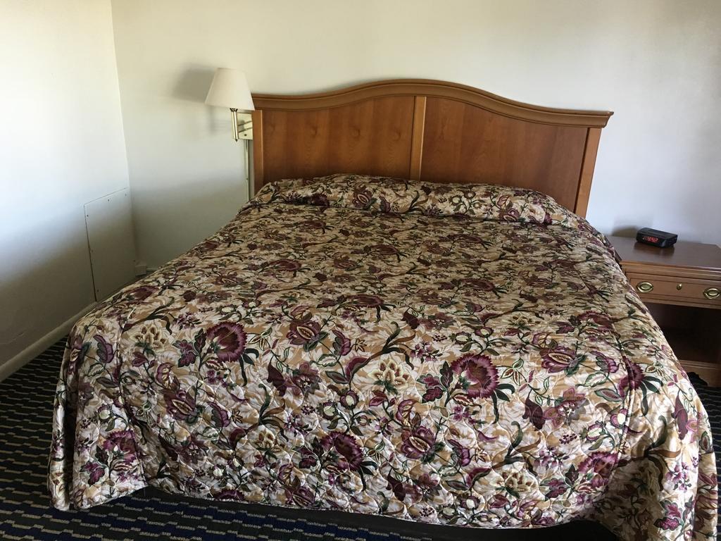 Seaway Motel Roosevelt Park Екстер'єр фото