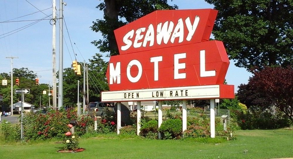 Seaway Motel Roosevelt Park Екстер'єр фото