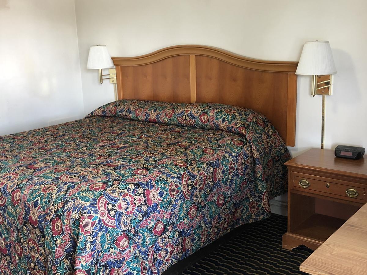 Seaway Motel Roosevelt Park Екстер'єр фото