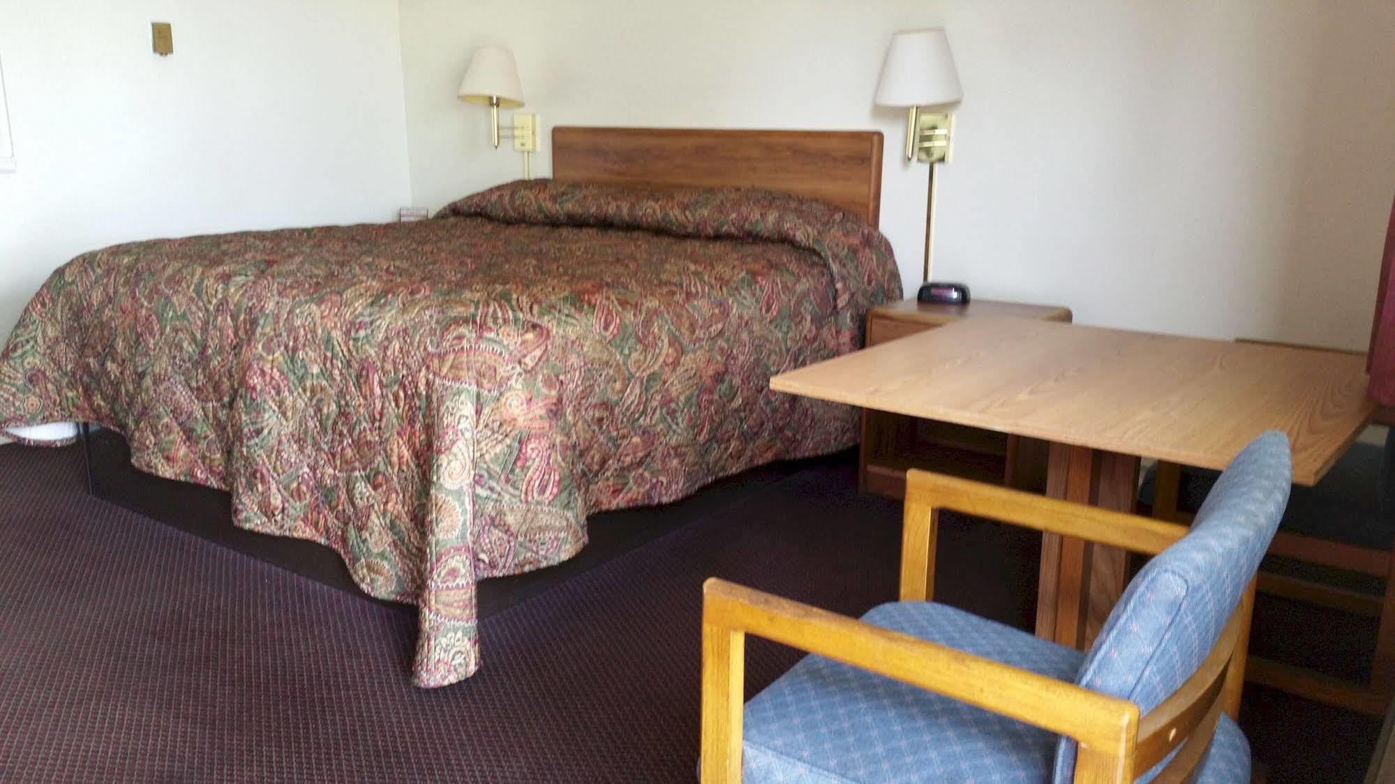 Seaway Motel Roosevelt Park Екстер'єр фото